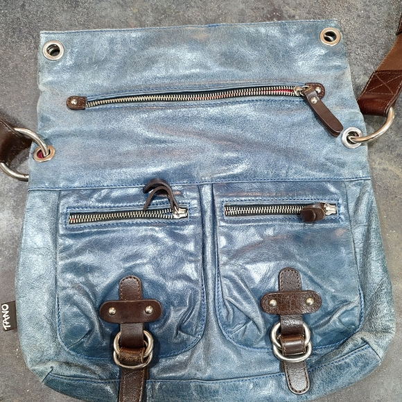 Tano distressed crossbody bag - Picture 2 of 7